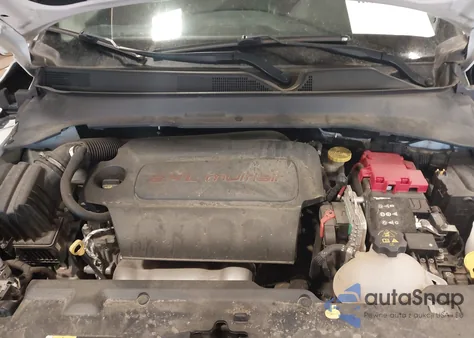 2021 Jeep Compass Latitude 4X4 z USA, uszkodzony, nr VIN 3C4NJDBB3MT598246